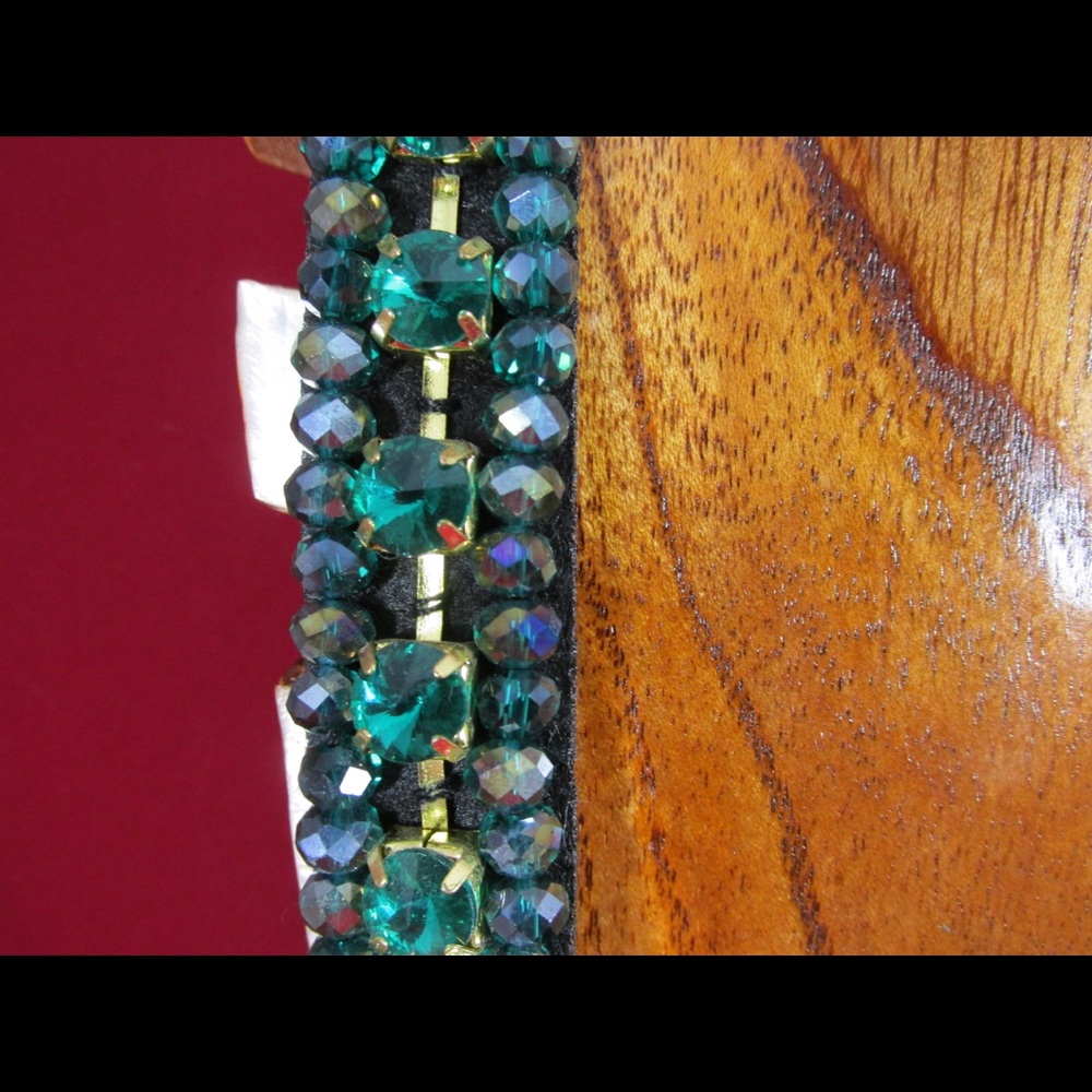 GLAMOROUS Chunky Green Rhinestone Ribbon Necklace - Picture 5 of 6